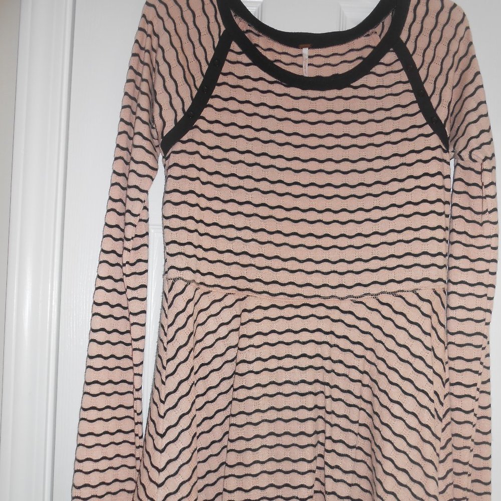 Free People size Large Light Pink and Black